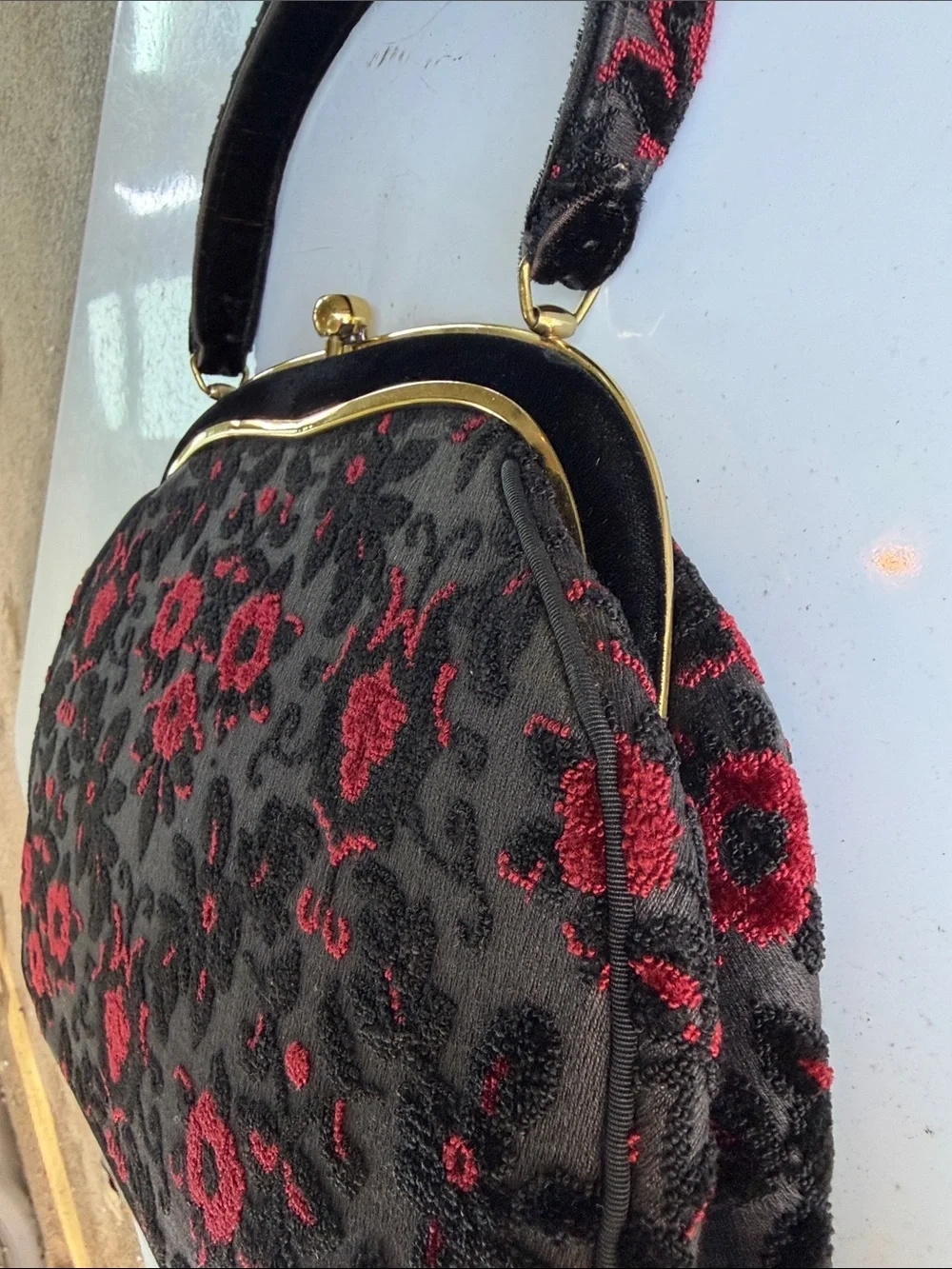 Meyers Made in the USA Vintage Black and Red Floral Frame Wristlet with Gold Ac